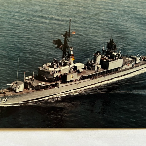 USS Myles C. Fox (DD-829) Gearing-Class Destroyer Vintage Postcard (1970s) - Picture 2 of 3